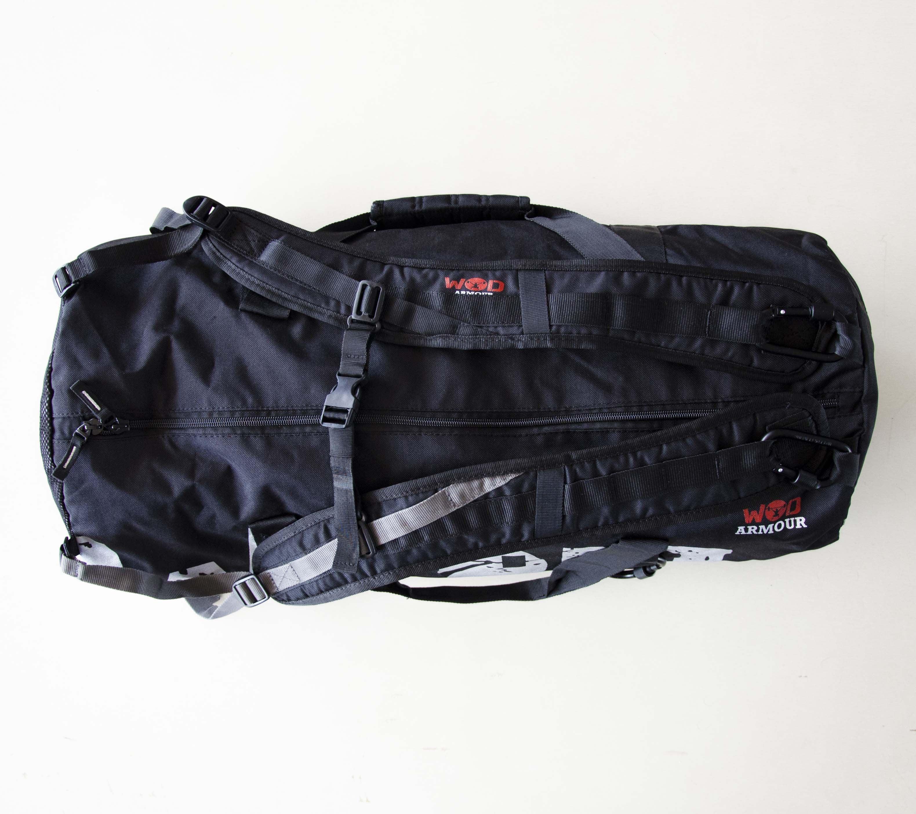 Armour Gym and Travel Bag with carabiner - Image 15