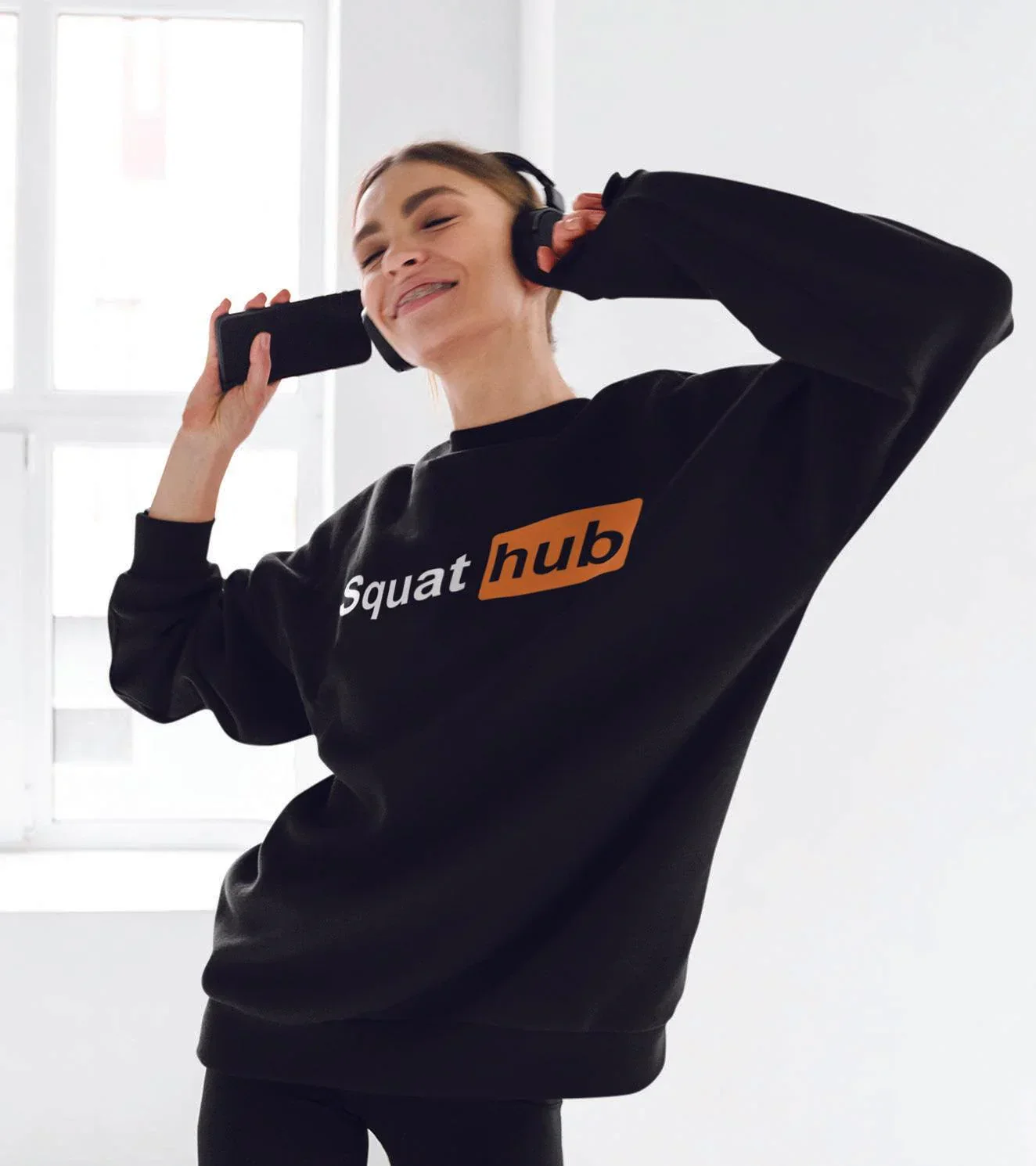 Women's Loose fit Squat hub Sweatshirt (Black) - Image 5